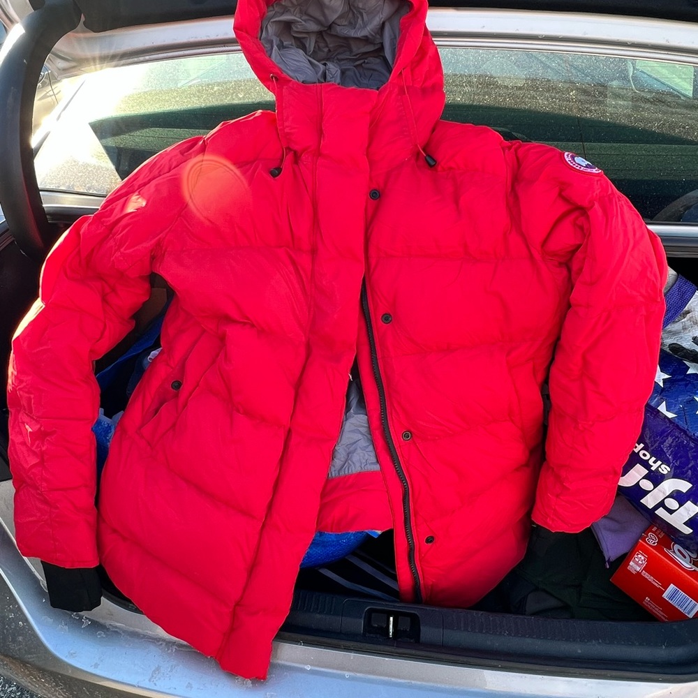 Women’s 100% authentic Canada goose coat